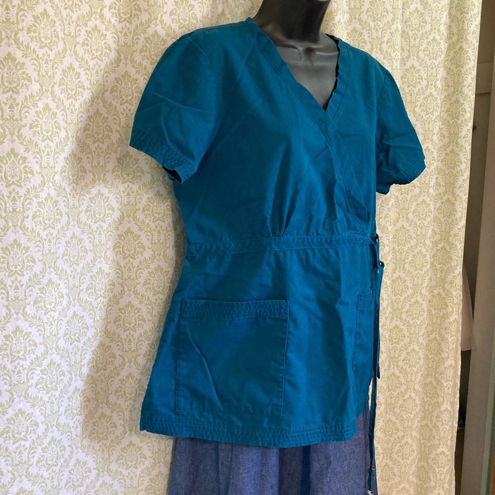 Koi by Kathy Peterson scrubs top - Picture 2 of 7